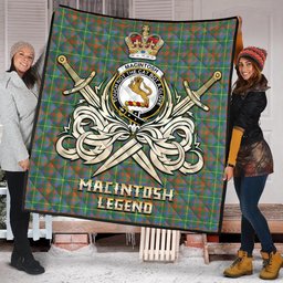 ScotsTee Shop Scottish MacIntosh Hunting Ancient Clan Crest Tartan Quilt The Golden Sword of Courageous Legacy Quilt