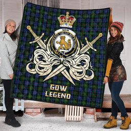 ScotsTee Shop Scottish Gow Hunting Clan Crest Tartan Quilt The Golden Sword of Courageous Legacy Quilt