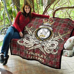 ScotsTee Shop Scottish Lindsay Weathered Clan Crest Tartan Quilt The Golden Sword of Courageous Legacy Quilt