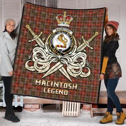 ScotsTee Shop Scottish MacIntosh Hunting Weathered Clan Crest Tartan Quilt The Golden Sword of Courageous Legacy Quilt