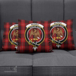 ScotsTee Shop Scottish Munro Black and Red Clan Crest Tartan Pillow/ Pillow Cover Tartan Accessories for Home