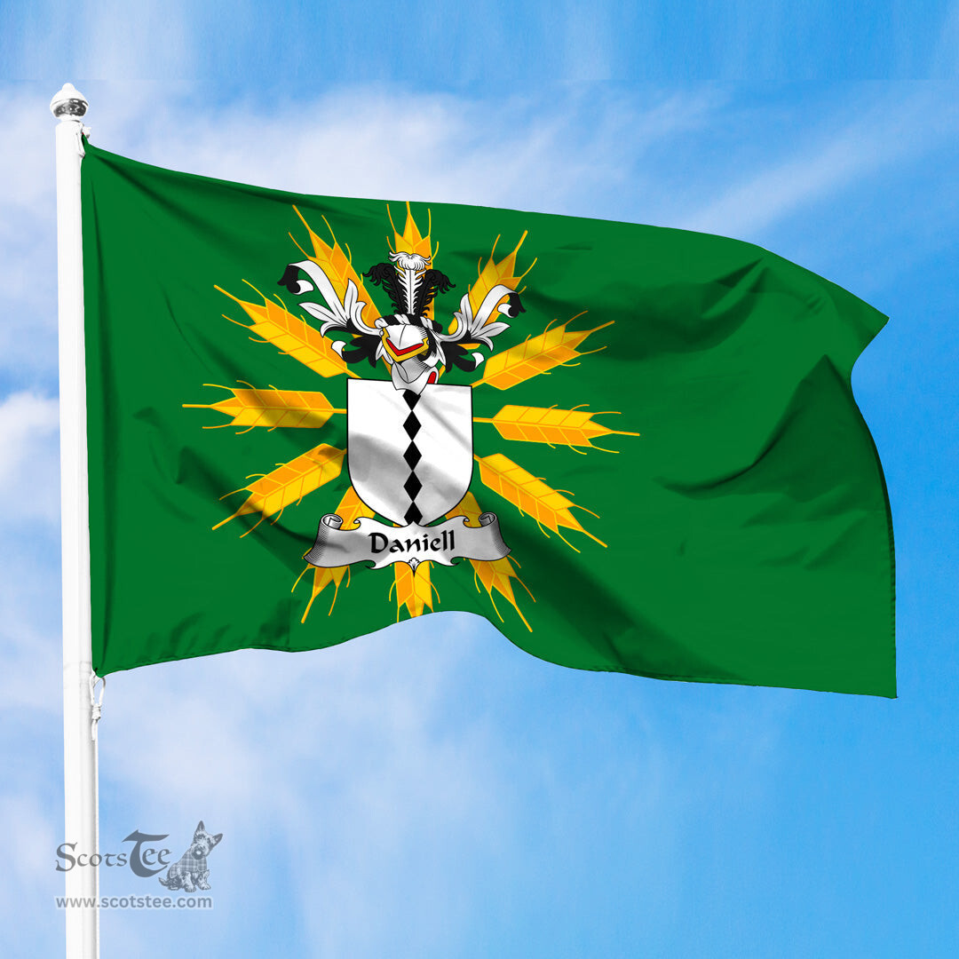 ScotsTee Shop Scottish Daniell Coat of Arms in Flag of Tiree Scotland Green and Gold Land of Barley Flag