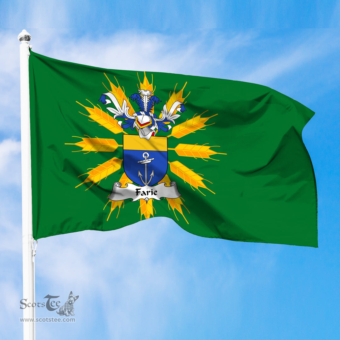 ScotsTee Shop Scottish Farie Coat of Arms in Flag of Tiree Scotland Green and Gold Land of Barley Flag
