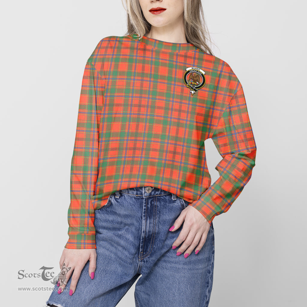 ScotsTee Shop Scottish Munro Ancient Clan Tartan Womens Raglan Sleeve Sweatshirt with Family Crest
