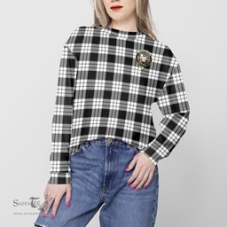 ScotsTee Shop Scottish MacFarlane Black White Clan Tartan Womens Raglan Sleeve Sweatshirt with Family Crest