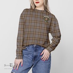 ScotsTee Shop Scottish MacIntyre Hunting Weathered Clan Tartan Womens Raglan Sleeve Sweatshirt with Family Crest