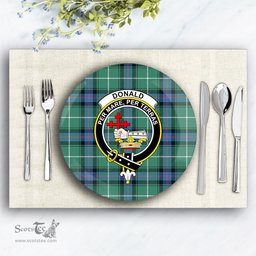 ScotsTee Shop Scottish Donald of the Isles Hunting Ancient Crest Tartan Ceramic Plate