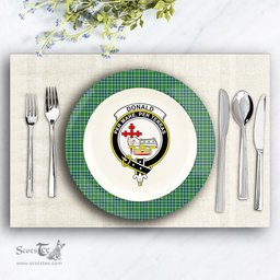 ScotsTee Shop Scottish Donald Lord of the Isles Hunting Ancient Crest Tartan Ceramic Plate
