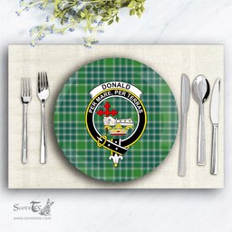 ScotsTee Shop Scottish Donald Lord of the Isles Hunting Ancient Crest Tartan Ceramic Plate