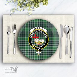 ScotsTee Shop Scottish Donald Lord of the Isles Hunting Modern Crest Tartan Ceramic Plate