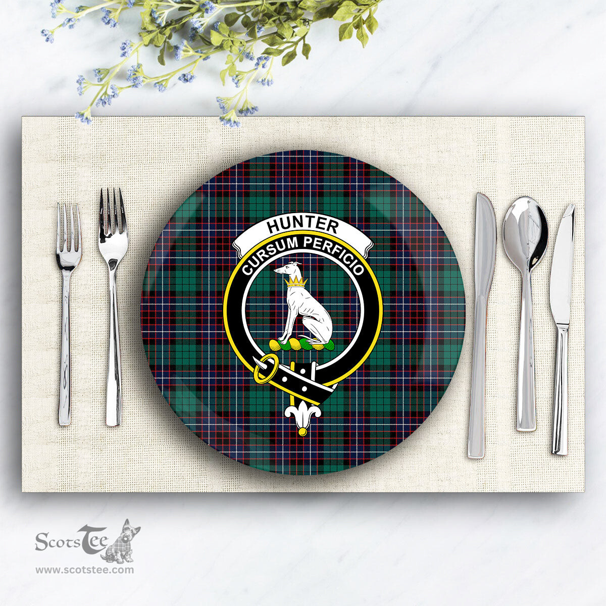 ScotsTee Shop Scottish Hunter of Peebleshire Modern Crest Tartan Ceramic Plate