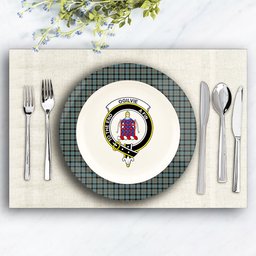 ScotsTee Shop Scottish Ogilvie of Inverarity – VS 1 Crest Tartan Ceramic Plate