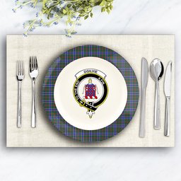 ScotsTee Shop Scottish Ogilvie (Ogilvy) Hunting Modern  Crest Tartan Ceramic Plate