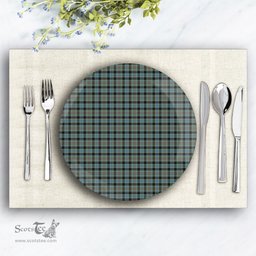 ScotsTee Shop Scottish Ogilvie of Inverarity – VS 1 Ceramic Tartan Plate