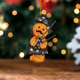 ScotsTee Shop Scottish Richards (Pritchard) Weathered Clan Crest Tartan Ornament Gingerbread Bagpipe Personalized