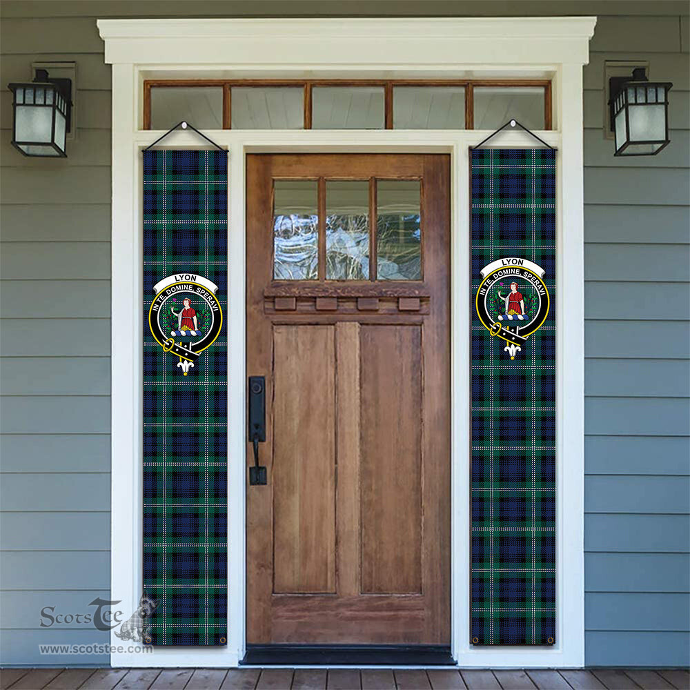 ScotsTee Shop Scottish Lyon Modern Tartan Front Porch Sign Set, Hanging Banner Set