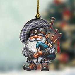 ScotsTee Shop Scottish Hannay Crest Tartan Bagpiper Gnome, Scottish Gnome with Bagpipes Ornament