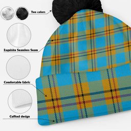 ScotsTee Shop Scottish Carlisle (Carlill) Ancient Clan Crest Tartan Bobble Beanie Hat