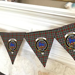 ScotsTee Shop Scottish Bruce of Kinnaird Crest Tartan Triangle Flags Tartan Bunting, Pennants (12pcs)