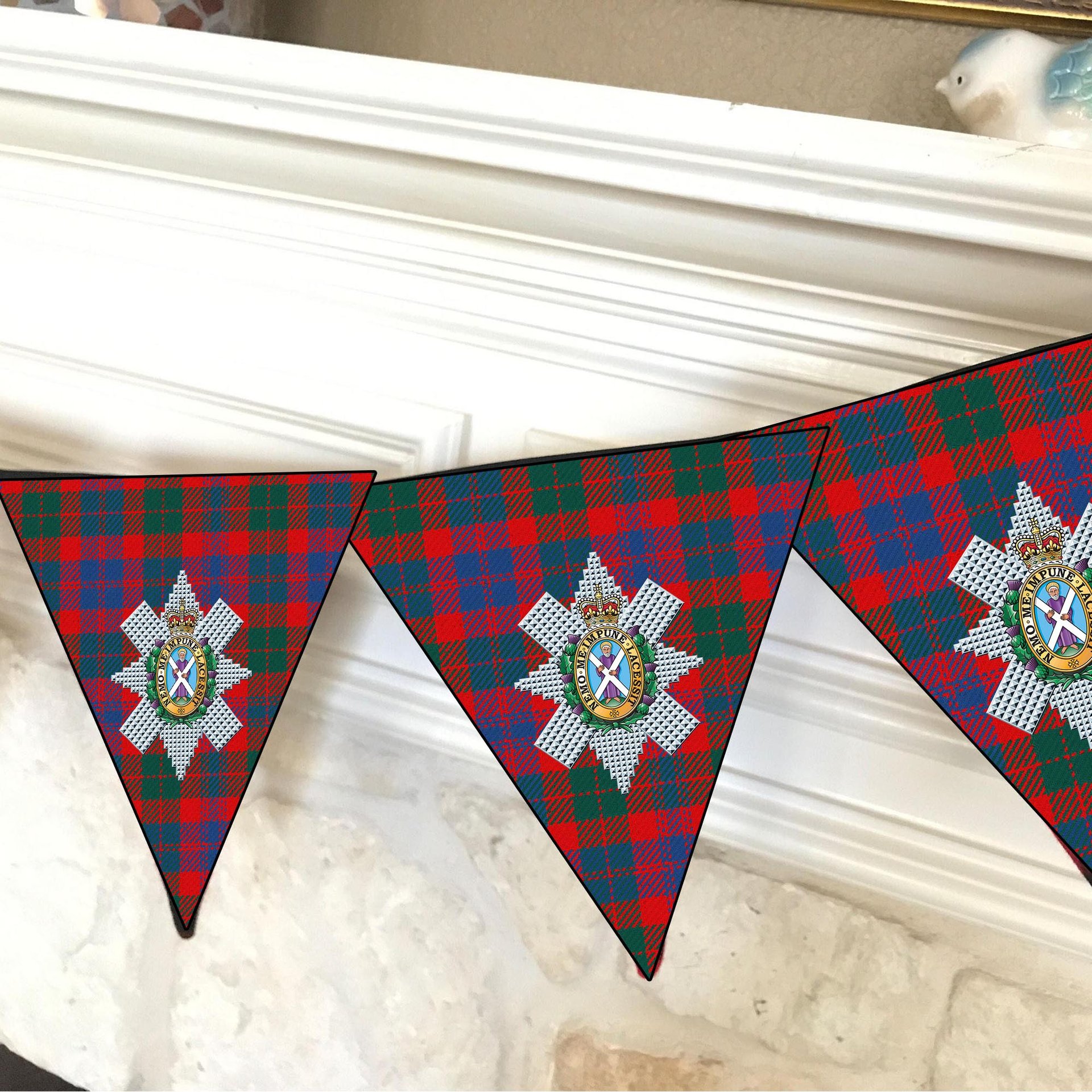 ScotsTee Shop Scottish Black Watch Pipe Band Modern Crest Tartan Triangle Flags Tartan Bunting, Pennants (12pcs)