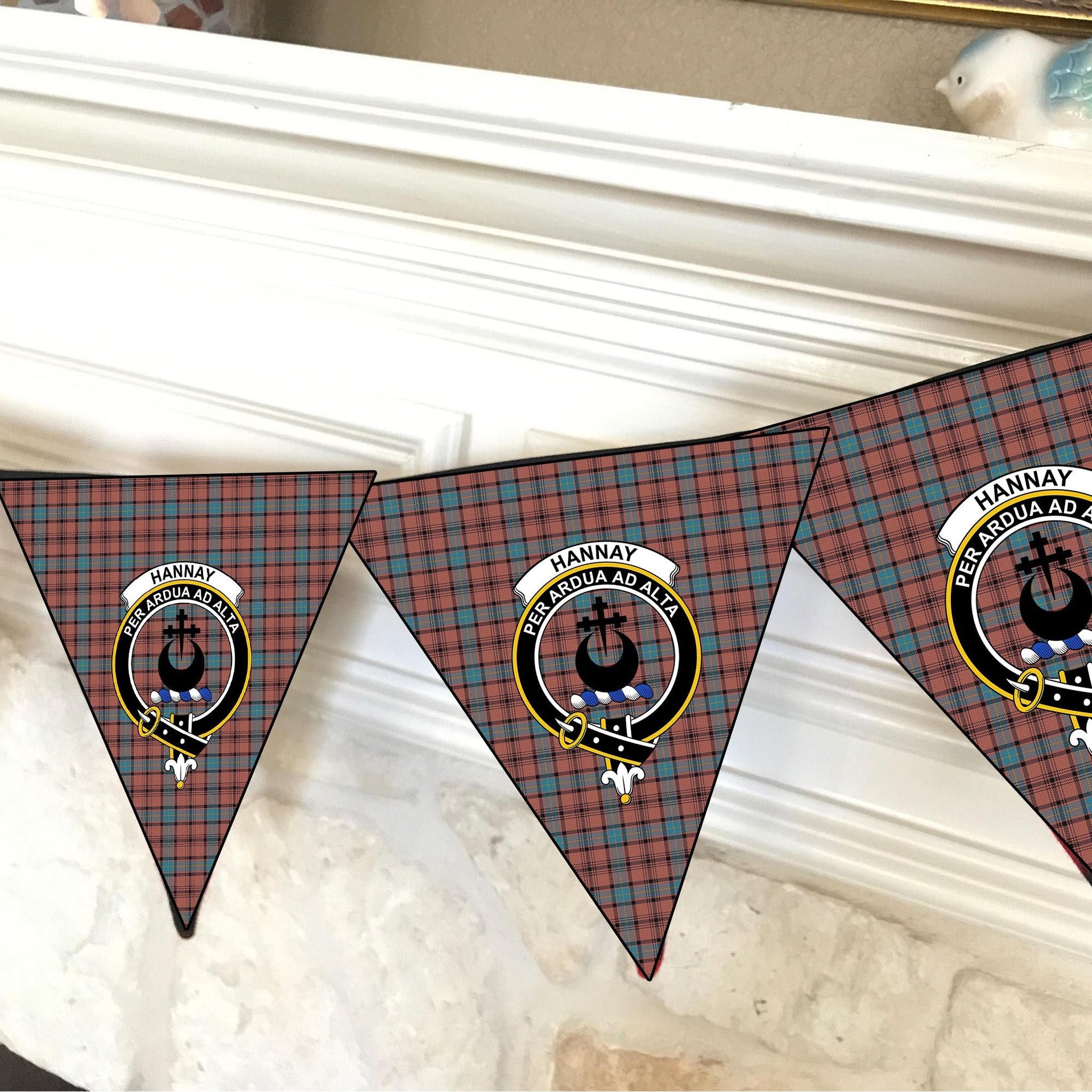 ScotsTee Shop Scottish Hannay Dress Crest Tartan Triangle Flags Tartan Bunting, Pennants (12pcs)