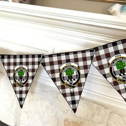 ScotsTee Shop Scottish Hog Modern Crest Tartan Triangle Flags Tartan Bunting, Pennants (12pcs)