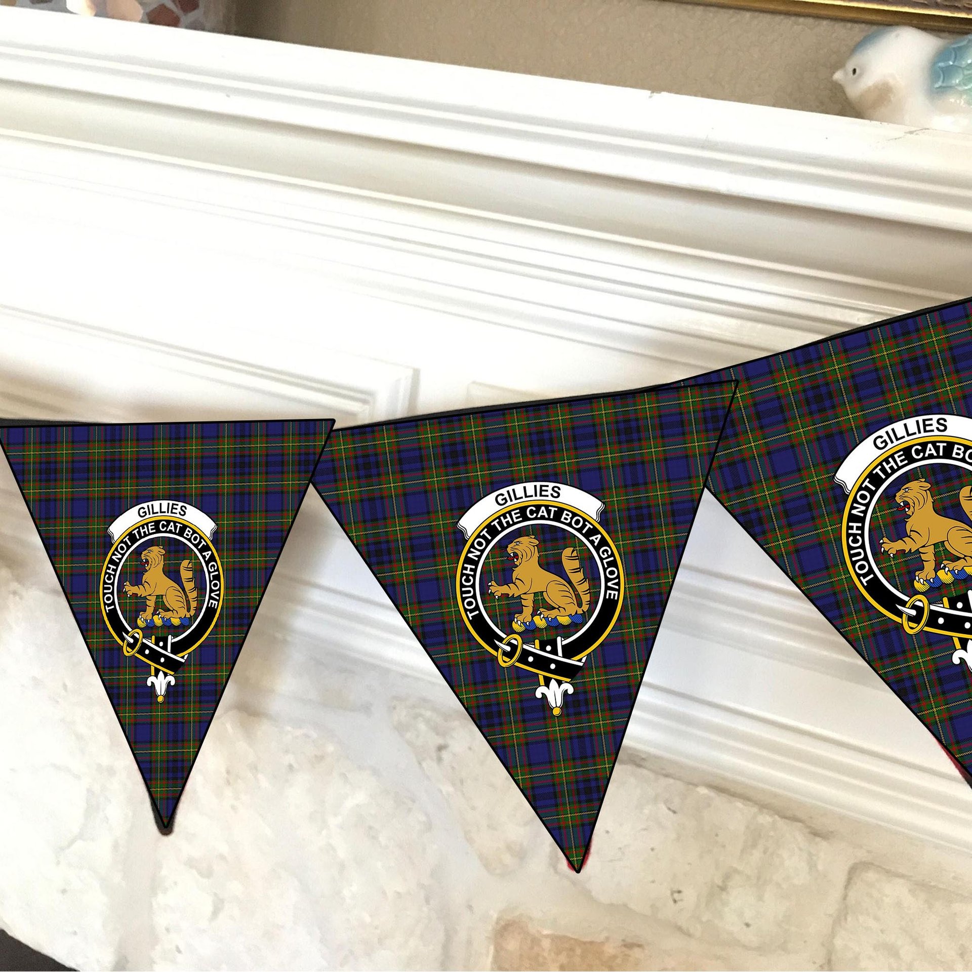 ScotsTee Shop Scottish Gillies 1 Crest Tartan Triangle Flags Tartan Bunting, Pennants (12pcs)