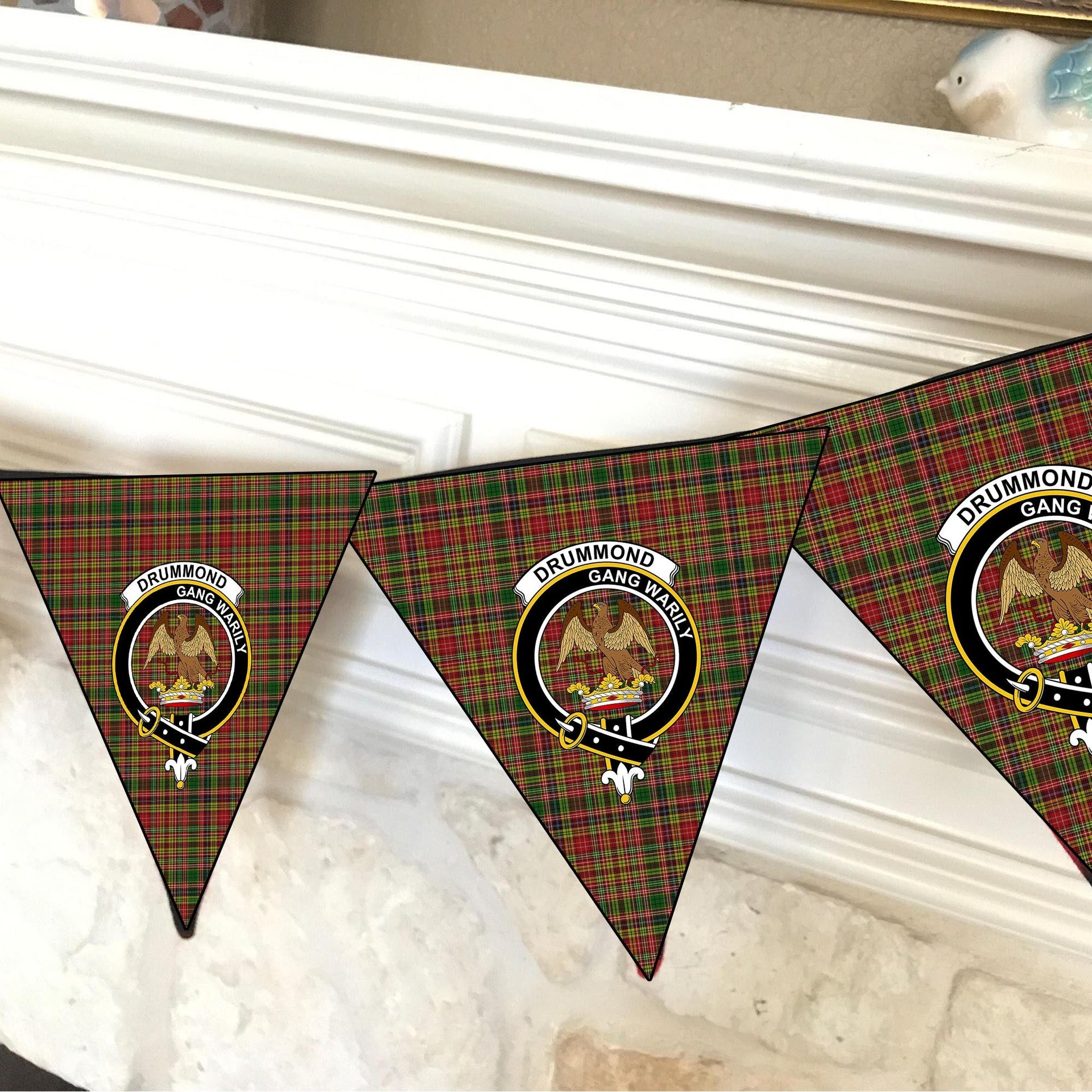 ScotsTee Shop Scottish Drummond of Strathallan Crest Tartan Triangle Flags Tartan Bunting, Pennants (12pcs)