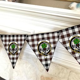 ScotsTee Shop Scottish Hogg Modern Crest Tartan Triangle Flags Tartan Bunting, Pennants (12pcs)