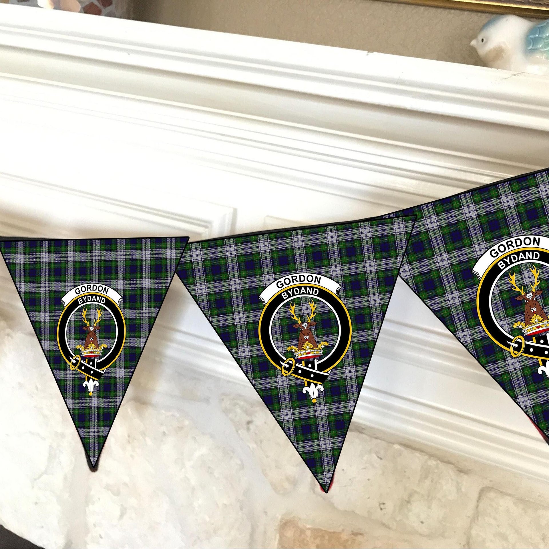 ScotsTee Shop Scottish Gordon Dress 1965 Crest Tartan Triangle Flags Tartan Bunting, Pennants (12pcs)