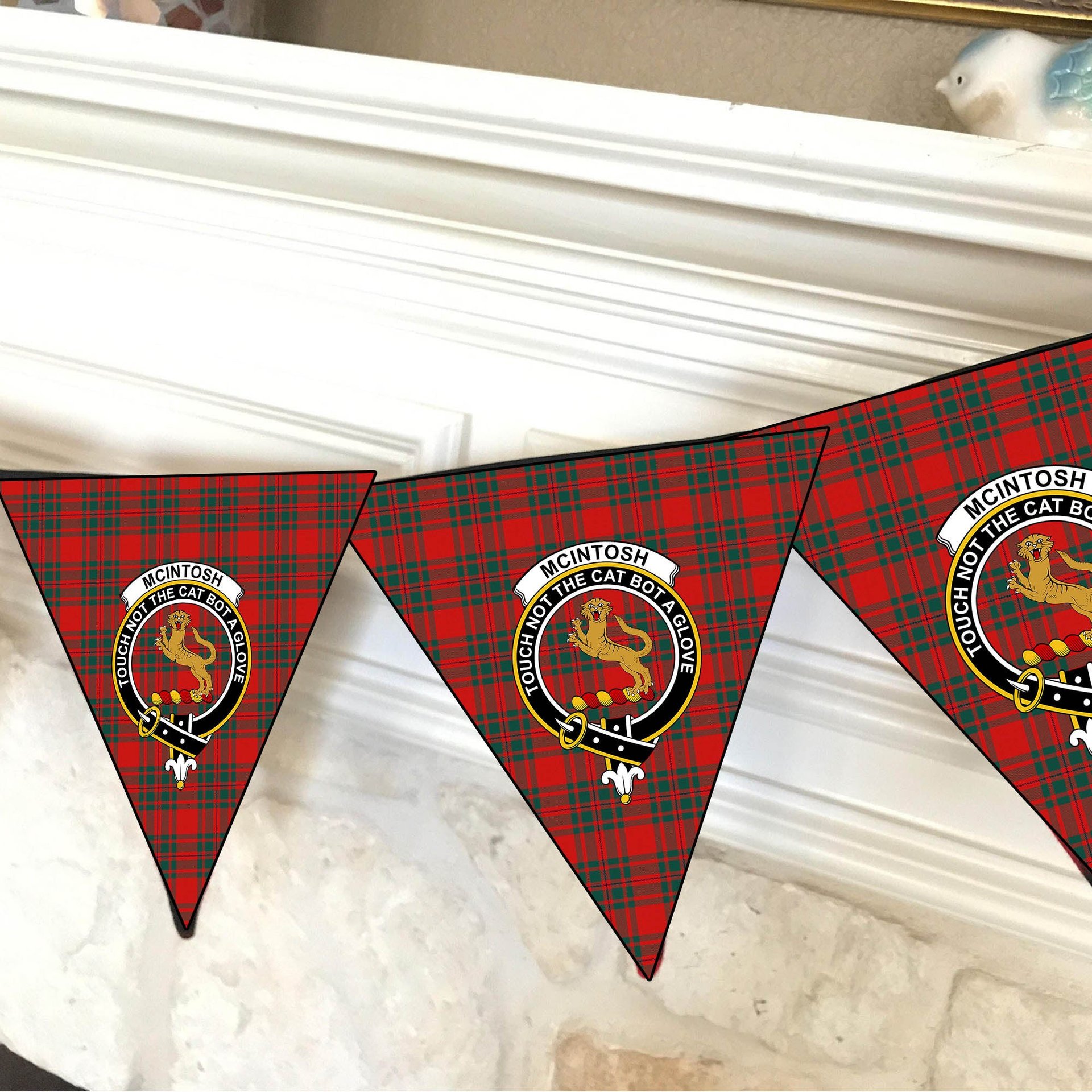 ScotsTee Shop Scottish McIntosh Red Modern Crest Tartan Triangle Flags Tartan Bunting, Pennants (12pcs)