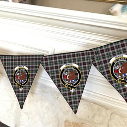 ScotsTee Shop Scottish Innes Dress Crest Tartan Triangle Flags Tartan Bunting, Pennants (12pcs)