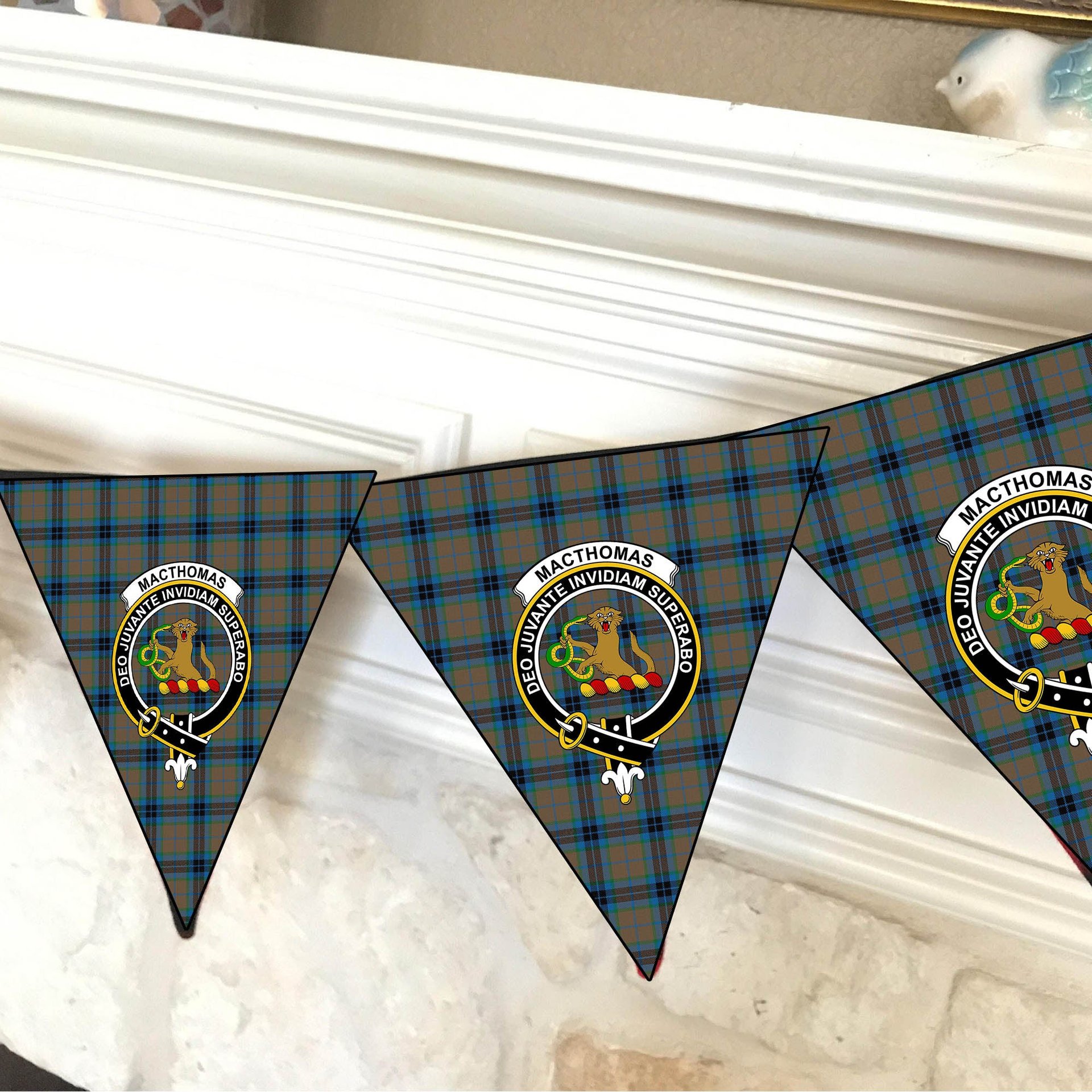 ScotsTee Shop Scottish MacThomas Hunting Ancient Crest Tartan Triangle Flags Tartan Bunting, Pennants (12pcs)