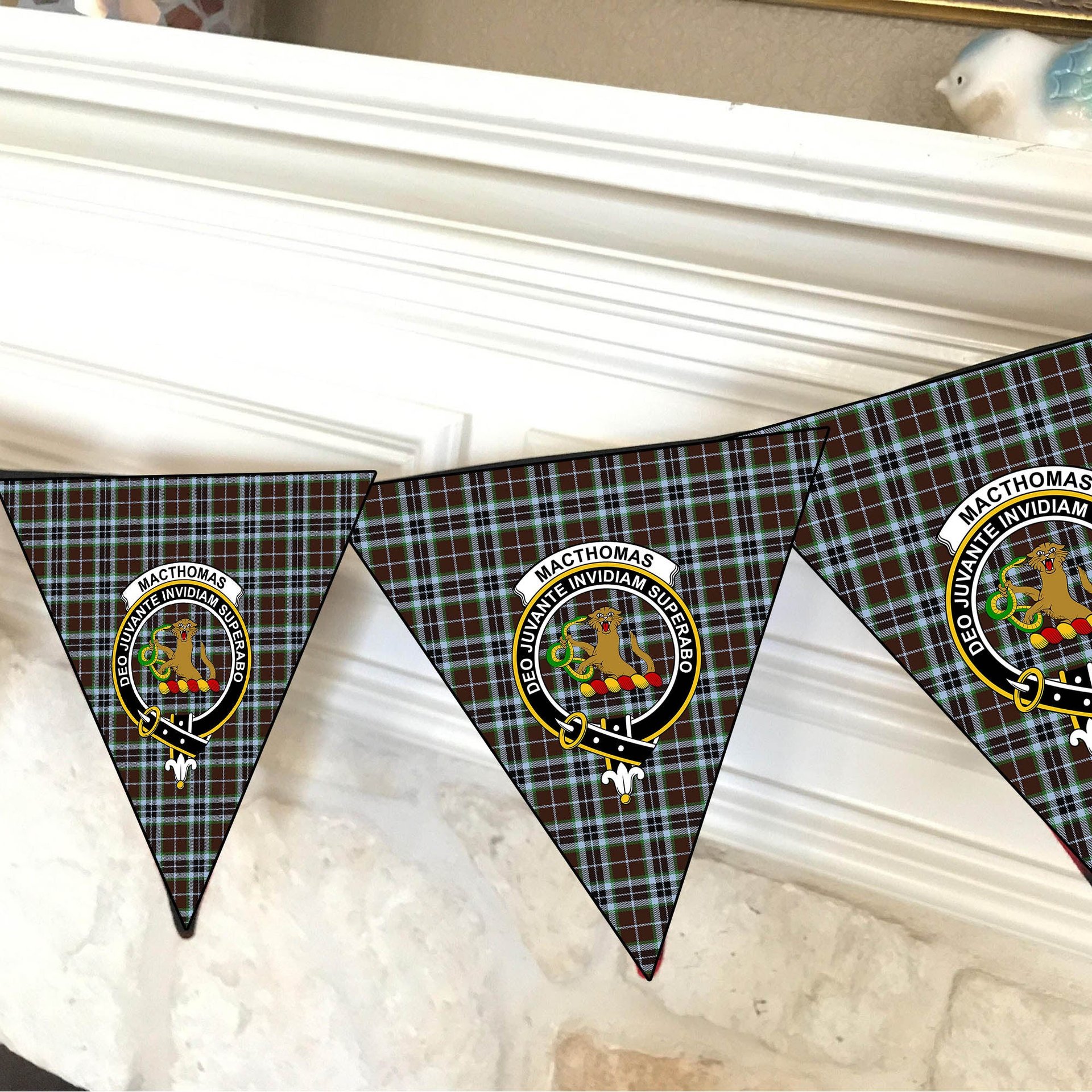 ScotsTee Shop Scottish MacThomas Hunting Modern Crest Tartan Triangle Flags Tartan Bunting, Pennants (12pcs)