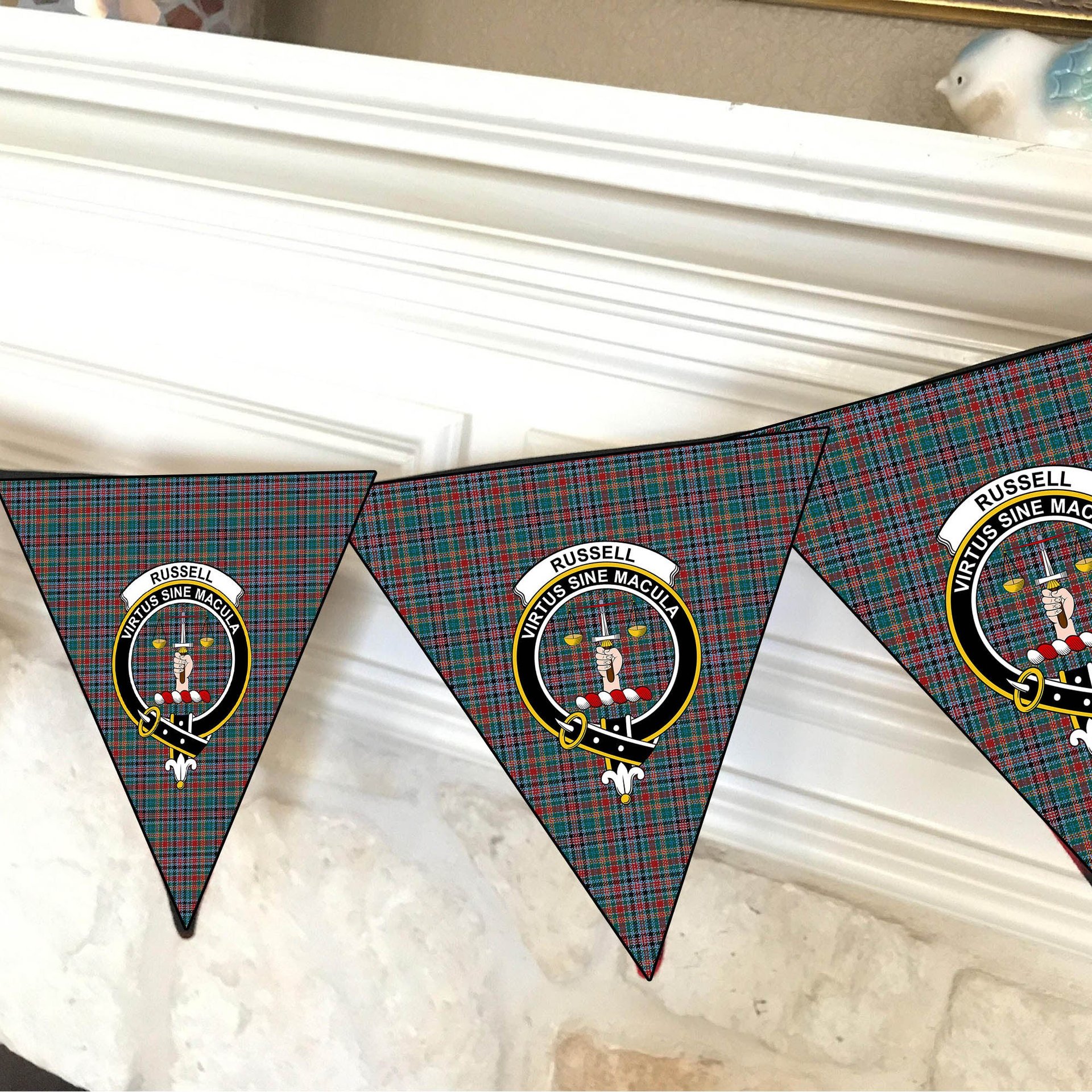 ScotsTee Shop Scottish Russell Old Modern Crest Tartan Triangle Flags Tartan Bunting, Pennants (12pcs)