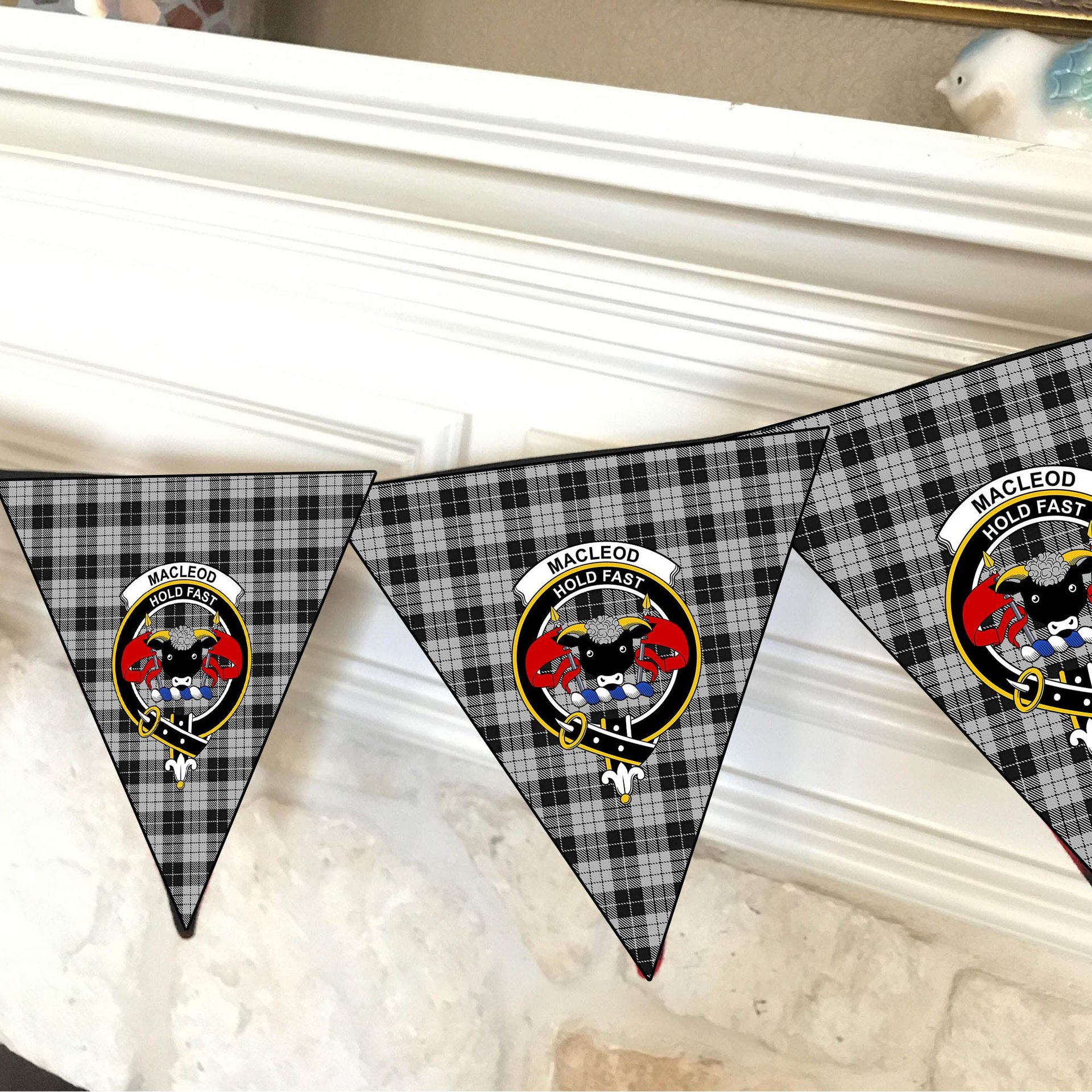 ScotsTee Shop Scottish MacLeod Black and White Crest Tartan Triangle Flags Tartan Bunting, Pennants (12pcs)
