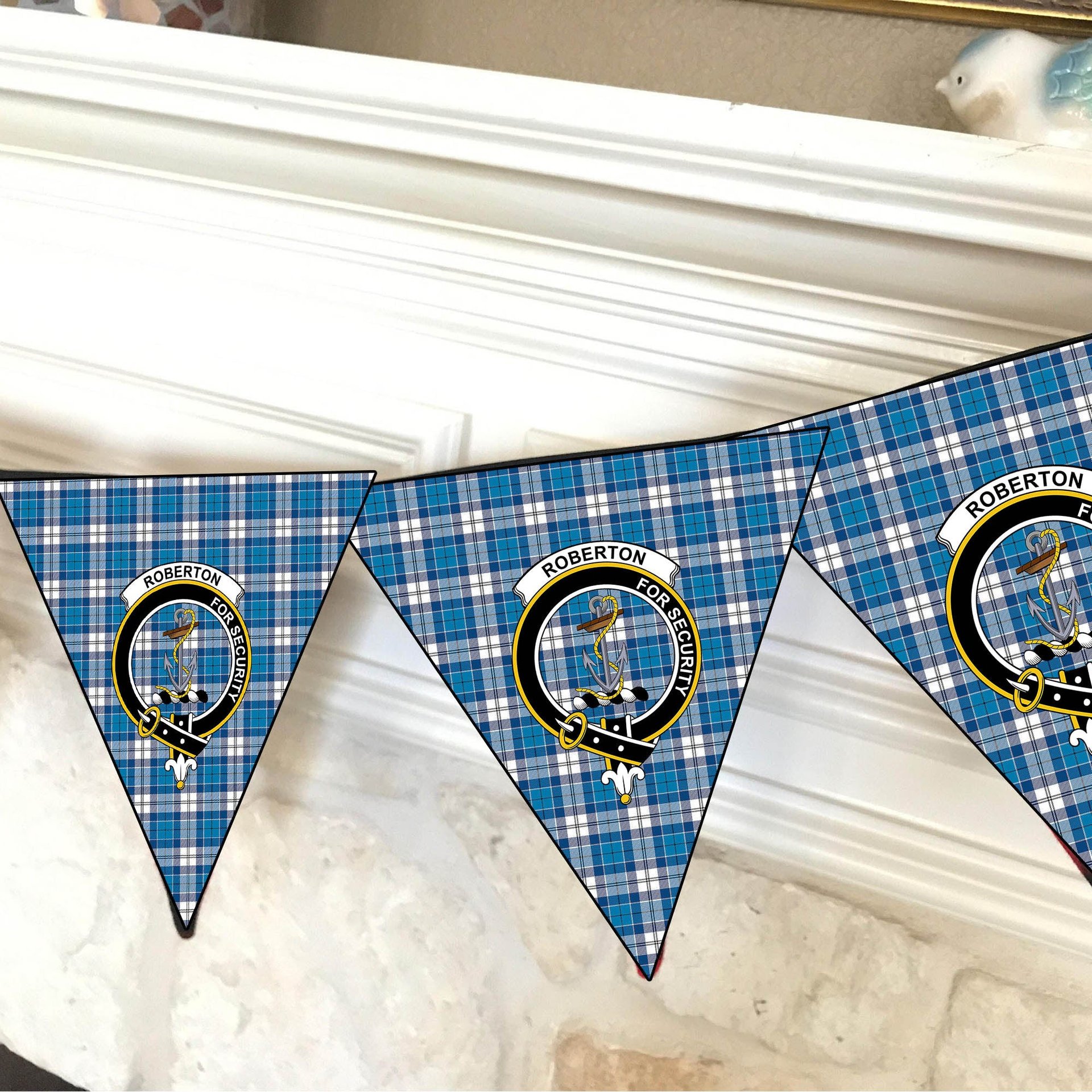ScotsTee Shop Scottish Roberton Crest Tartan Triangle Flags Tartan Bunting, Pennants (12pcs)