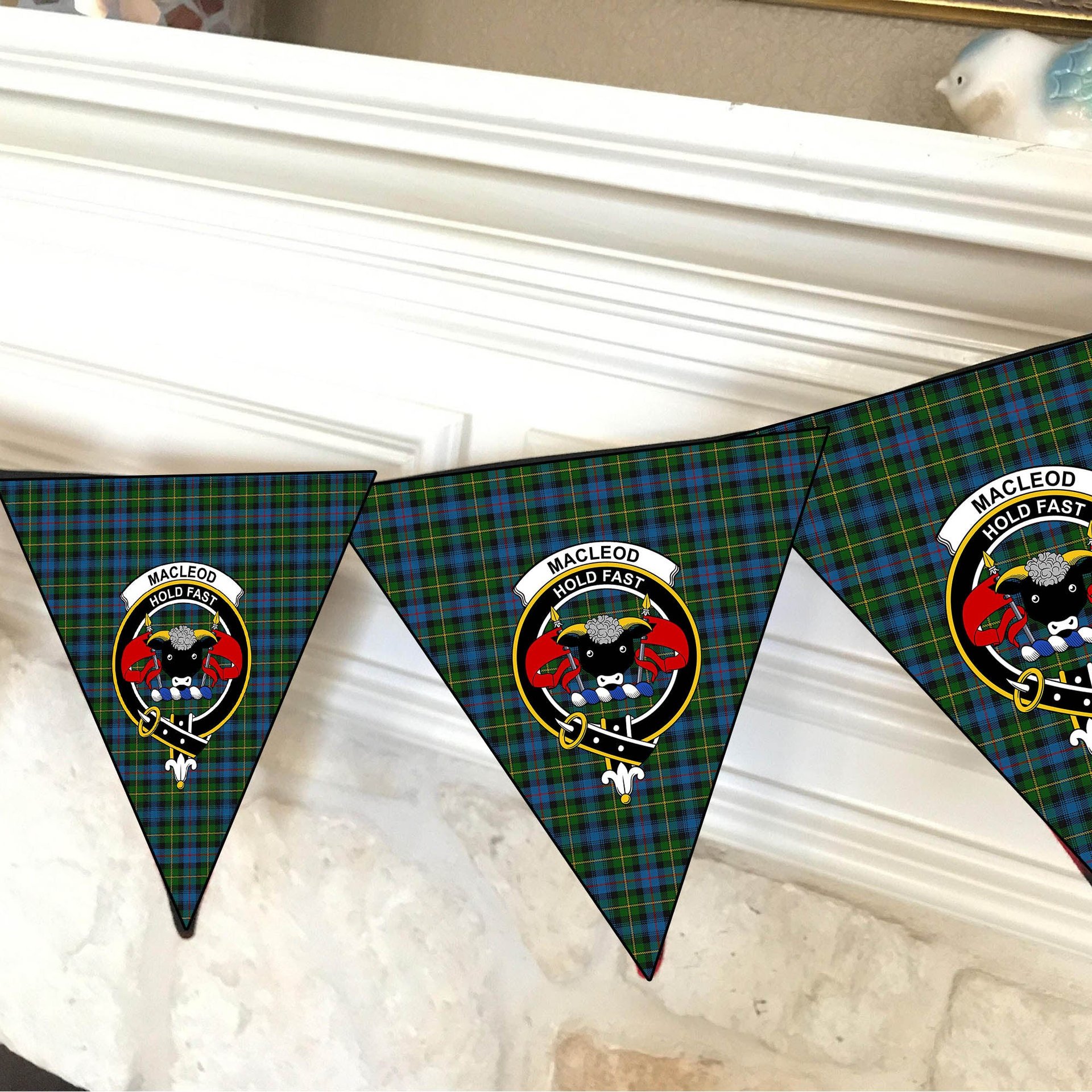 ScotsTee Shop Scottish MacLeod of Skye Crest Tartan Triangle Flags Tartan Bunting, Pennants (12pcs)