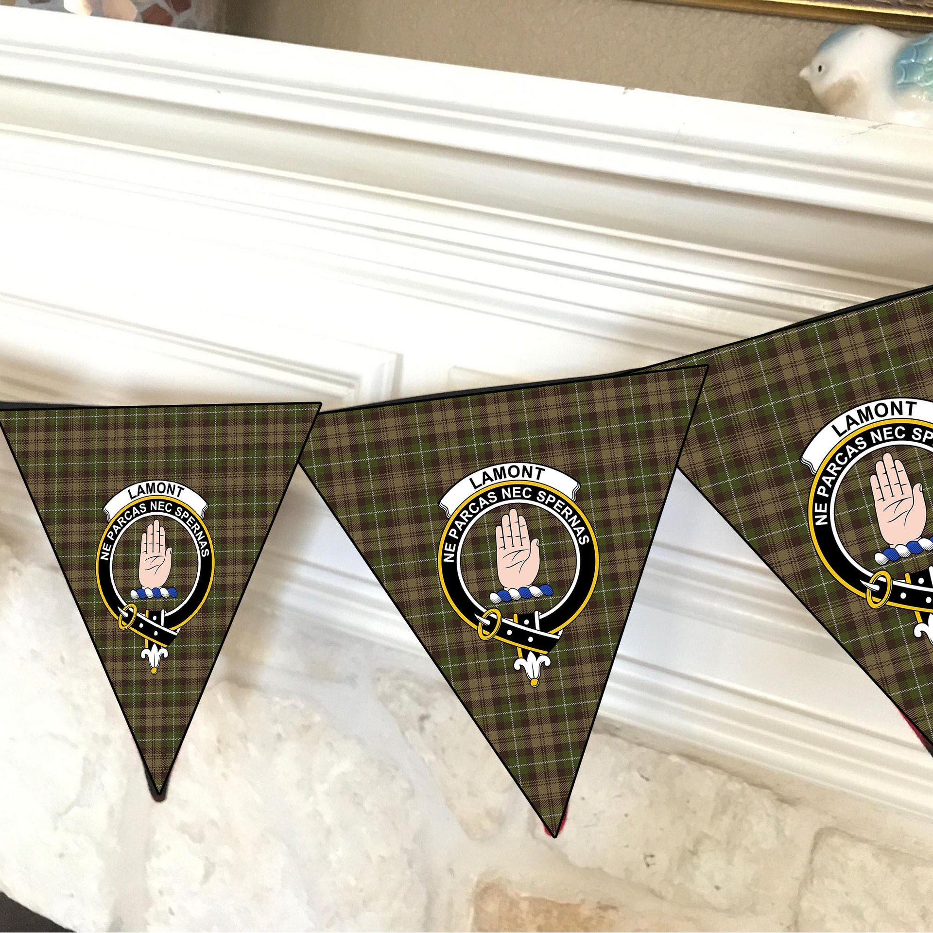 ScotsTee Shop Scottish Lamont Heather Crest Tartan Triangle Flags Tartan Bunting, Pennants (12pcs)