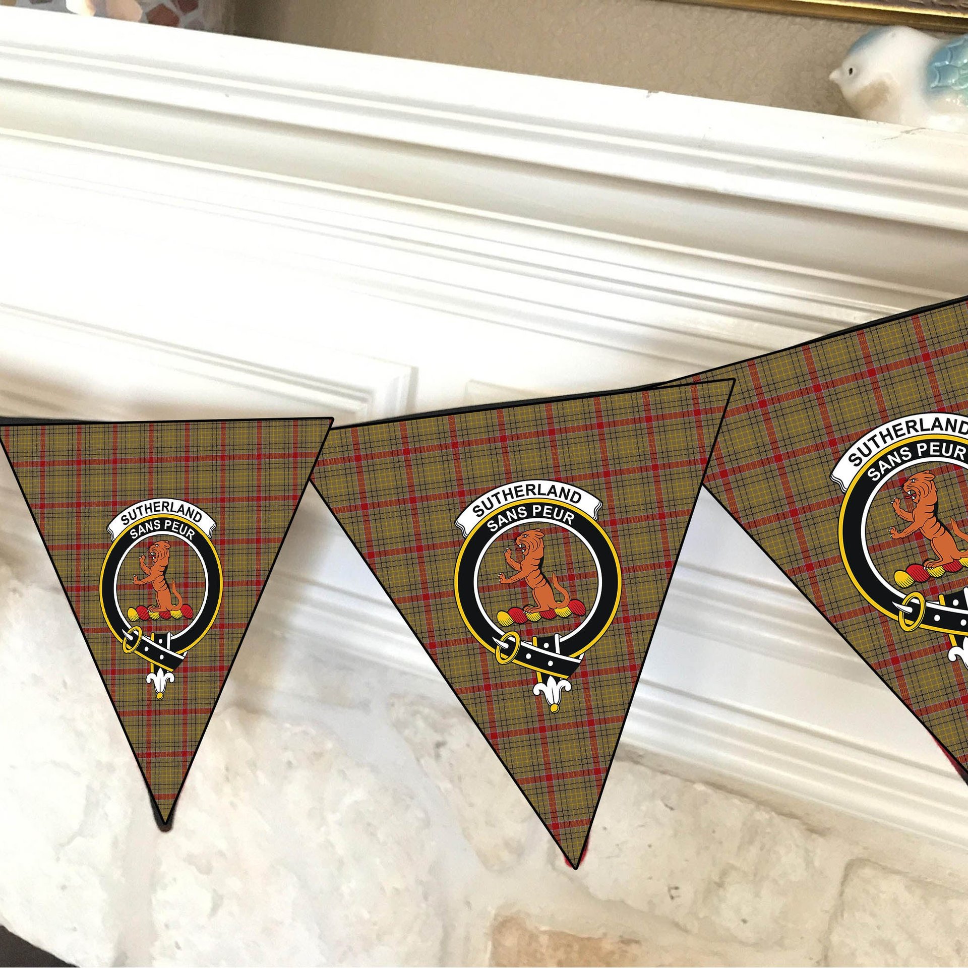ScotsTee Shop Scottish Sutherland of Duffus Crest Tartan Triangle Flags Tartan Bunting, Pennants (12pcs)