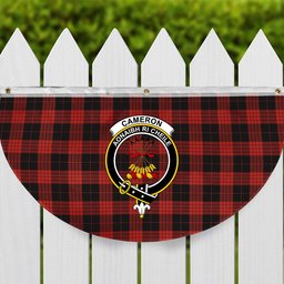 ScotsTee Shop Scottish Cameron Black and Red Ancient Crest Tartan Non-Pleated Fan Flag Bunting Banner