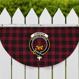 ScotsTee Shop Scottish Cameron Black and Red Modern Crest Tartan Non-Pleated Fan Flag Bunting Banner