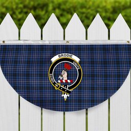 ScotsTee Shop Scottish Brodie Countryfare Modern Crest Tartan Non-Pleated Fan Flag Bunting Banner