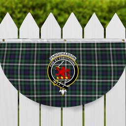 ScotsTee Shop Scottish Farquharson Dress Modern Crest Tartan Non-Pleated Fan Flag Bunting Banner
