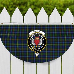 ScotsTee Shop Scottish Smith Modern Crest Tartan Non-Pleated Fan Flag Bunting Banner