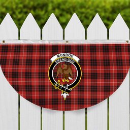 ScotsTee Shop Scottish Monroe Black and Red Ancient Crest Tartan Non-Pleated Fan Flag Bunting Banner