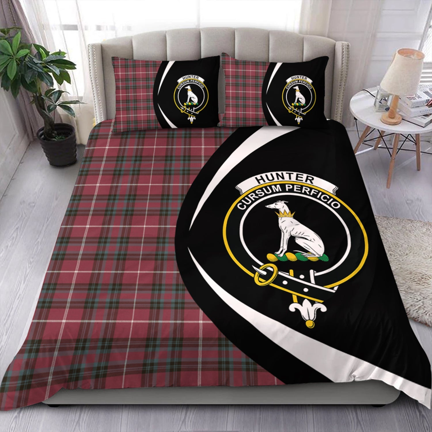 ScotsTee Shop Scottish Hunter of Bute (Hunter Maroon) Weathered Clan Badge Tartan Bedding Set Circle Style
