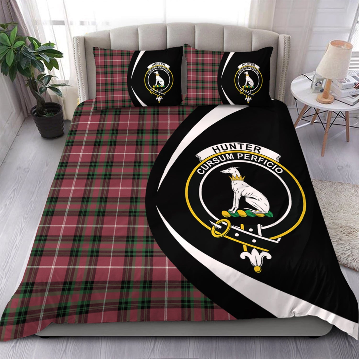 ScotsTee Shop Scottish Hunter of Bute (Hunter Maroon) Ancient Clan Badge Tartan Bedding Set Circle Style