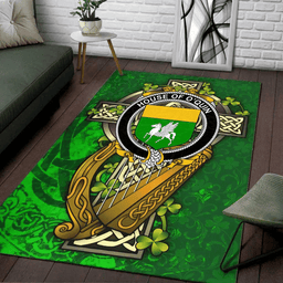 ScotsTee Shop Irish House of O'QUIN (Annaly) Coat of Arms with Shamrock Irish Rug