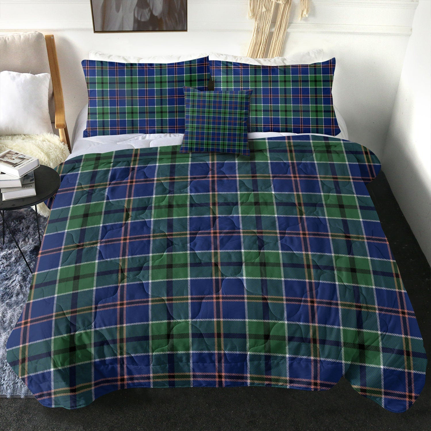 ScotsTee Shop Scottish Leslie of the Hebrides Modern Clan Crest Tartan Plaid Comforter Set